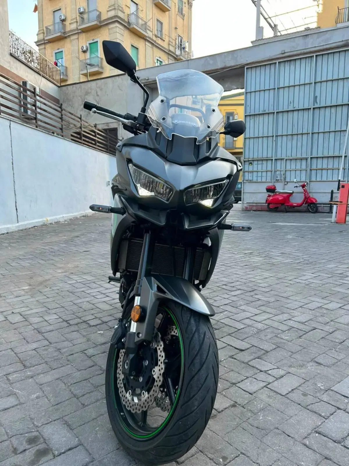 Kawasaki Versys 650 (2025 - 26) (2)