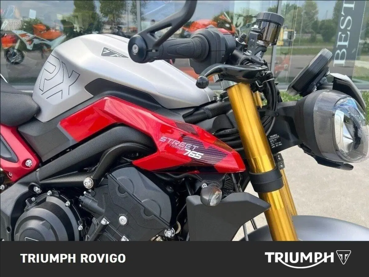 Triumph Street Triple 765 RX (2026) (7)