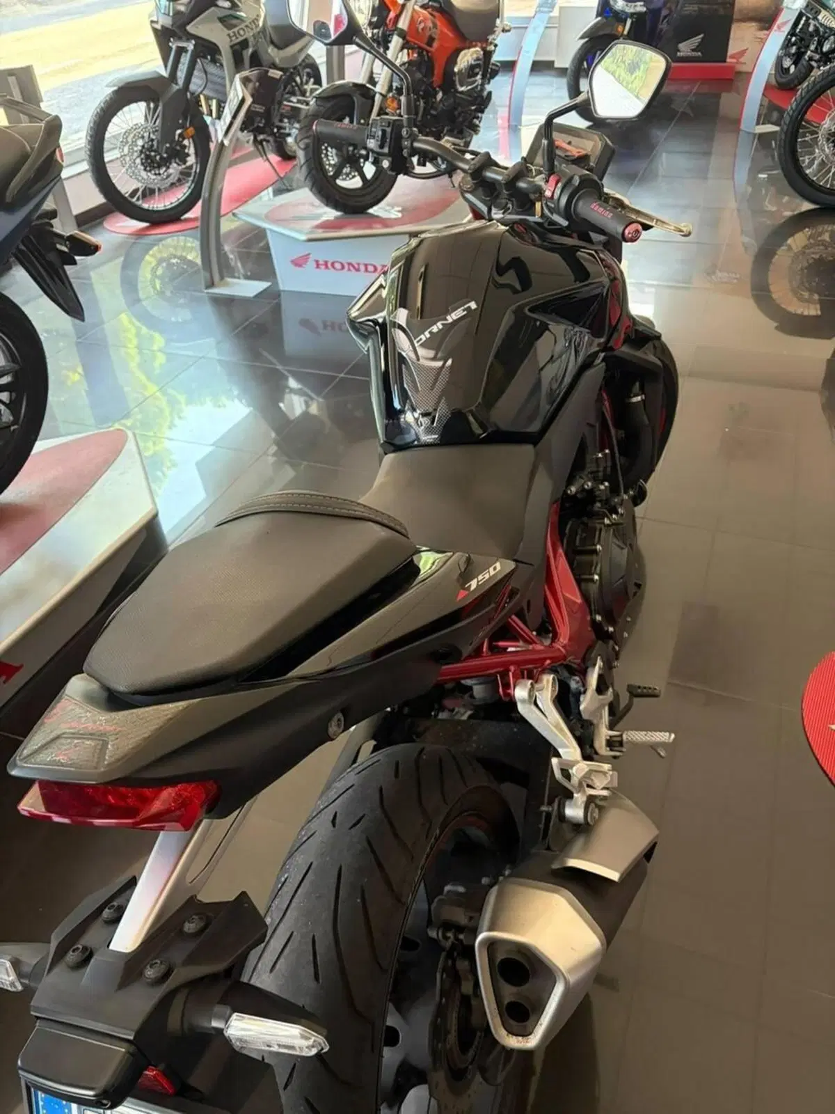 Honda CB 750 Hornet (2023 - 24) (4)