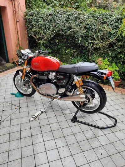 Triumph Thruxton 1200 R (2016) usata