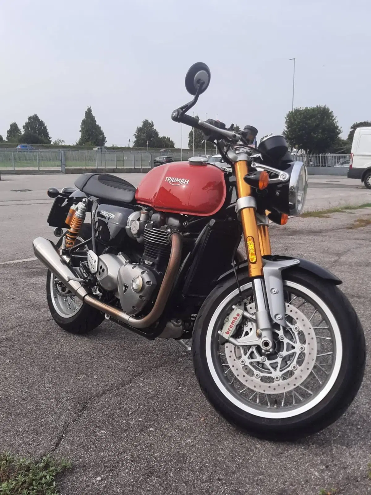 Triumph Thruxton 1200 R (2016) (3)
