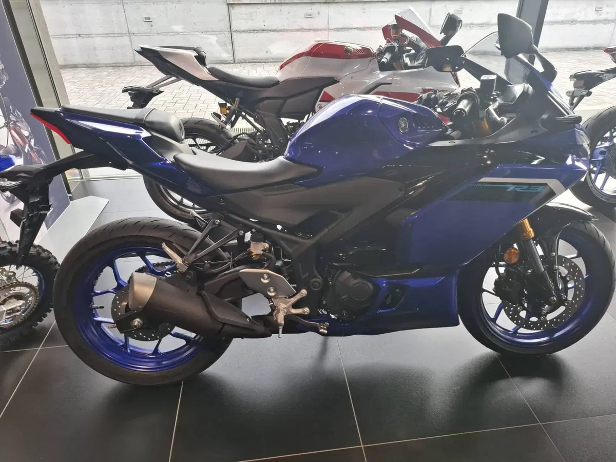 Yamaha YZF R3 (2025 - 26) (2)