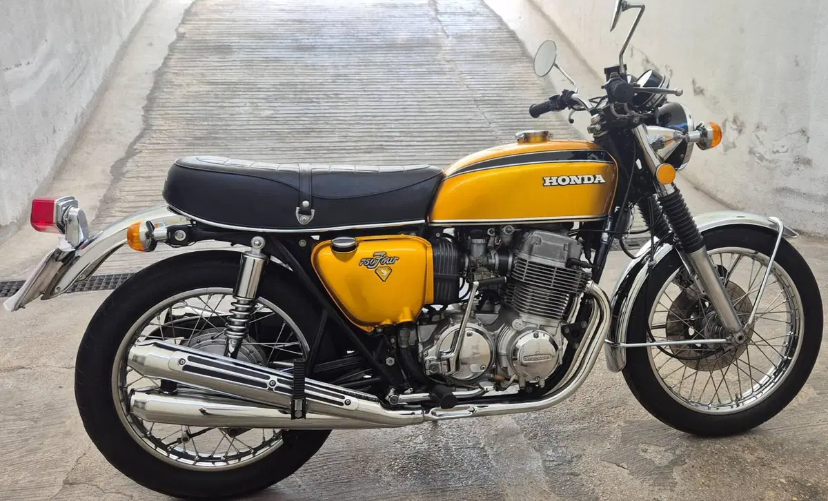 Honda 750 four