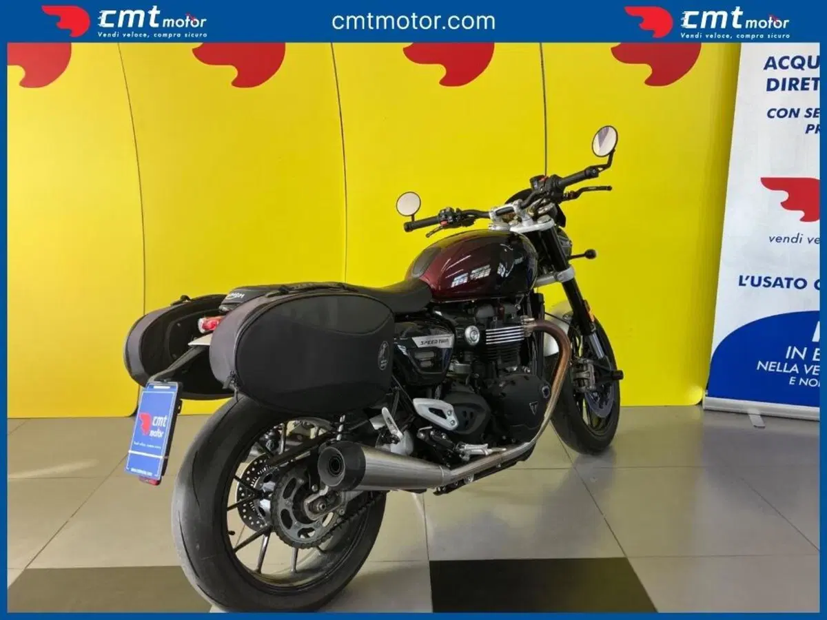 Triumph Speed Twin 1200 Stealth Edition (2024) (4)