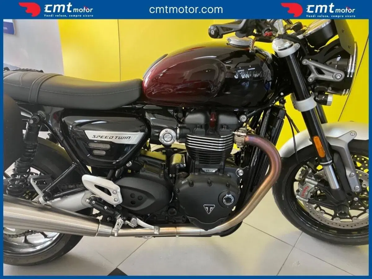 Triumph Speed Twin 1200 Stealth Edition (2024) (10)