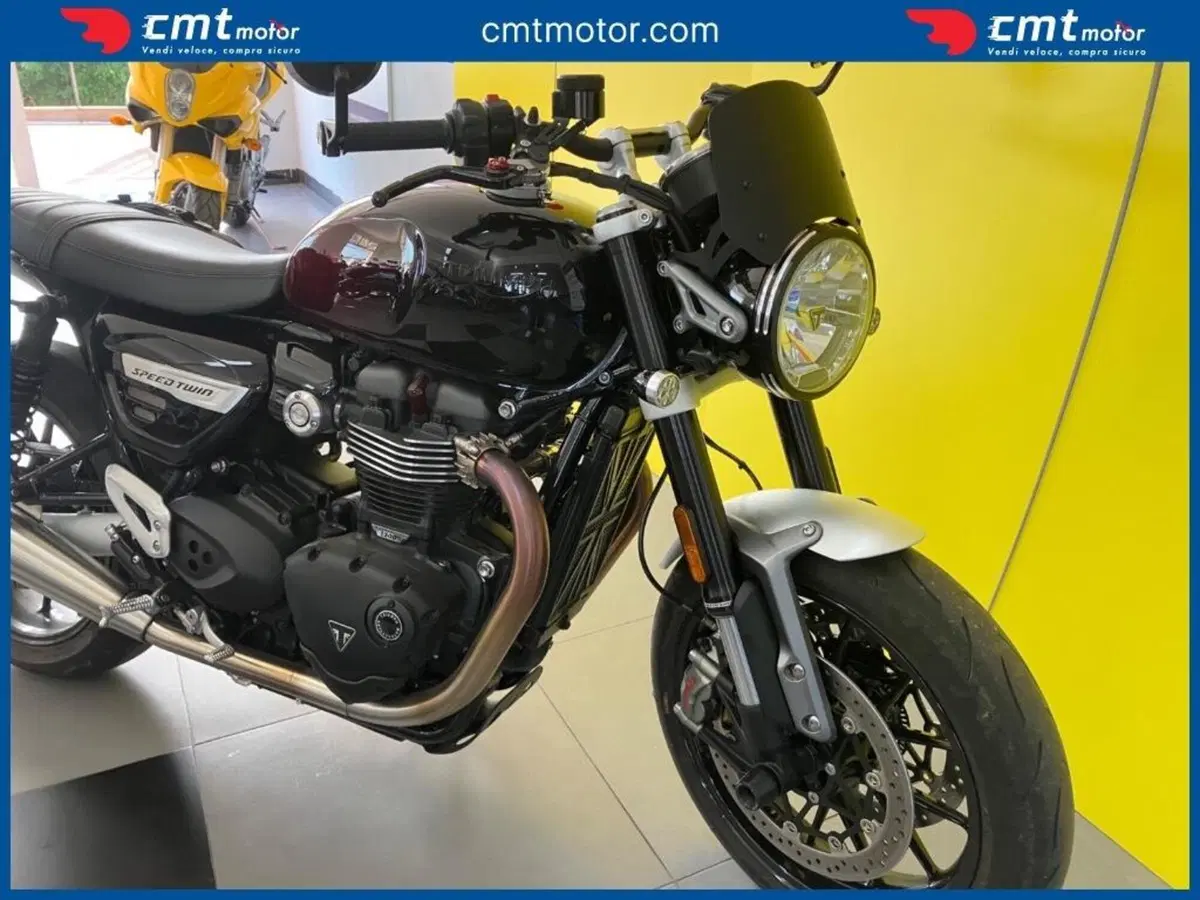 Triumph Speed Twin 1200 Stealth Edition (2024) (11)