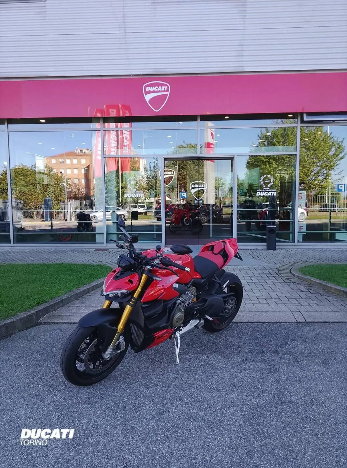 Ducati Streetfighter V4 1100 S (2021 - 22) (2)