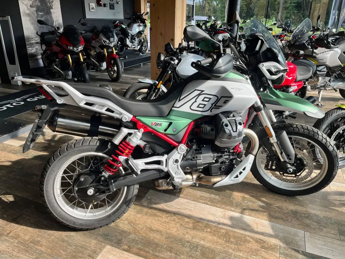 Moto Guzzi V85 TT (2024 - 26)
