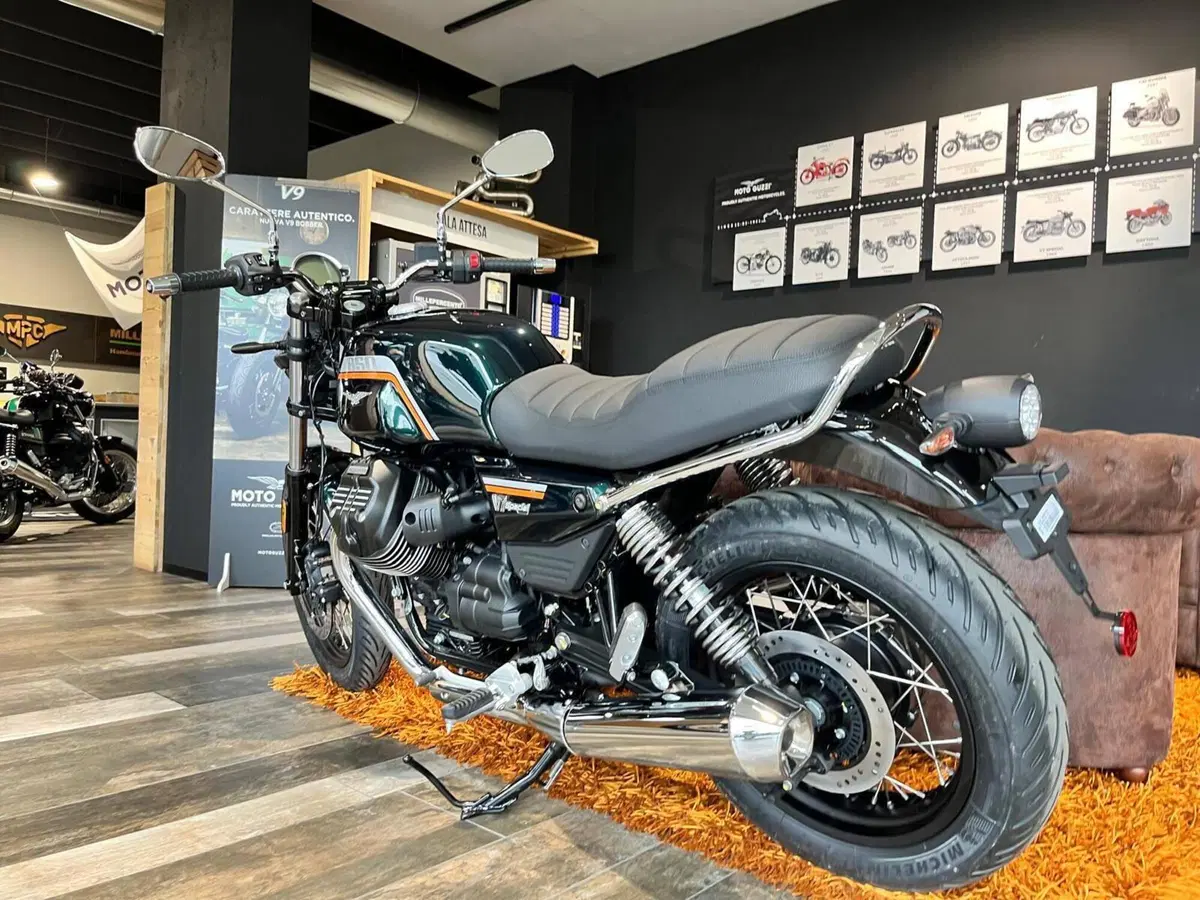 Moto Guzzi V7 Special (2025 - 26) (4)