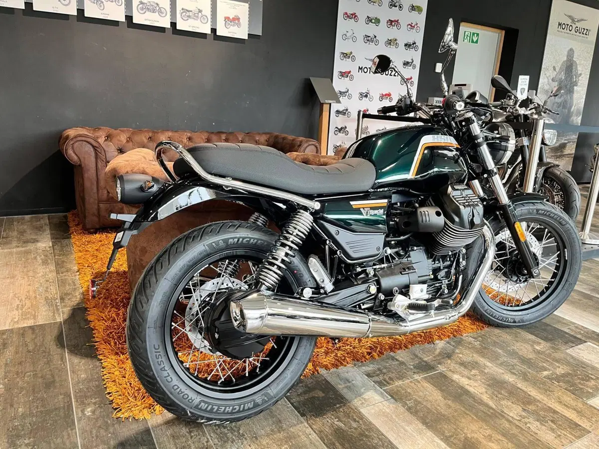 Moto Guzzi V7 Special (2025 - 26) (5)