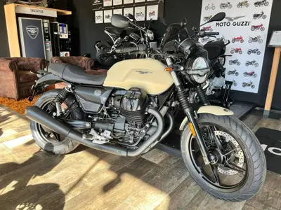 Moto Guzzi V7 Stone (2025 - 26) nuova