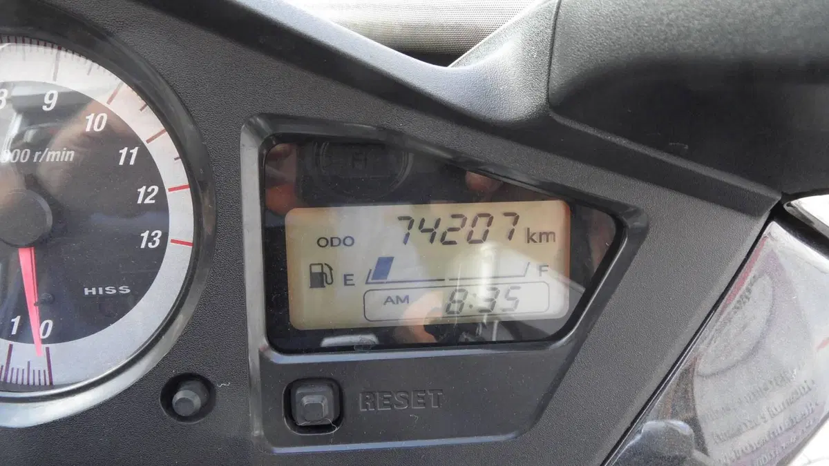 Honda VFR 800 (2006 - 13) (3)