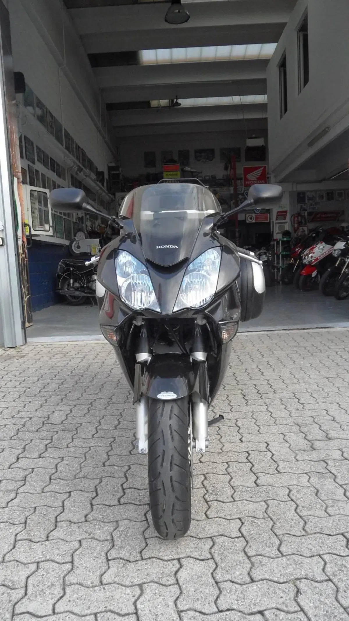 Honda VFR 800 (2006 - 13) (6)