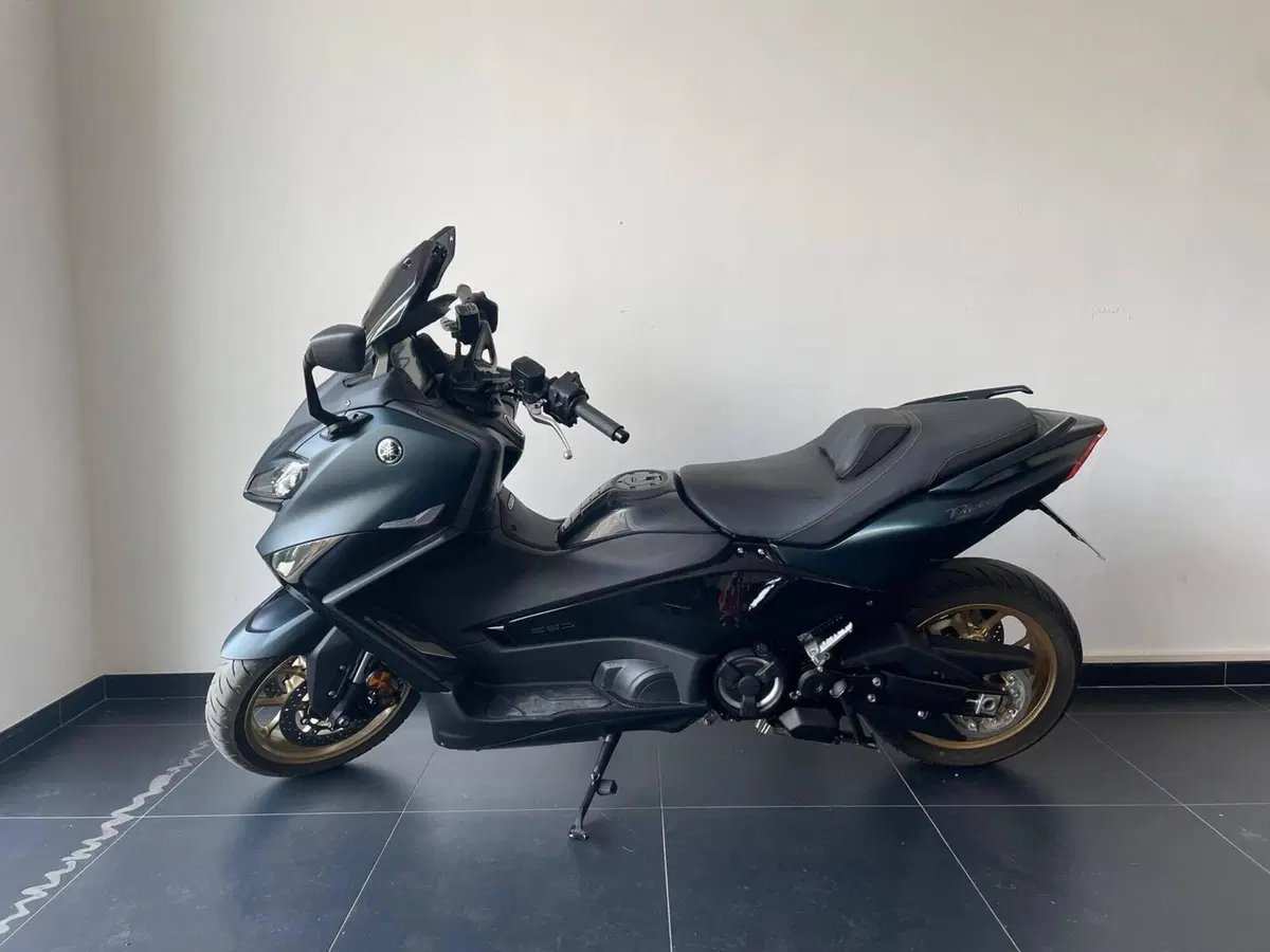 Yamaha T-Max 560 Tech Max (2022 - 24) (2)