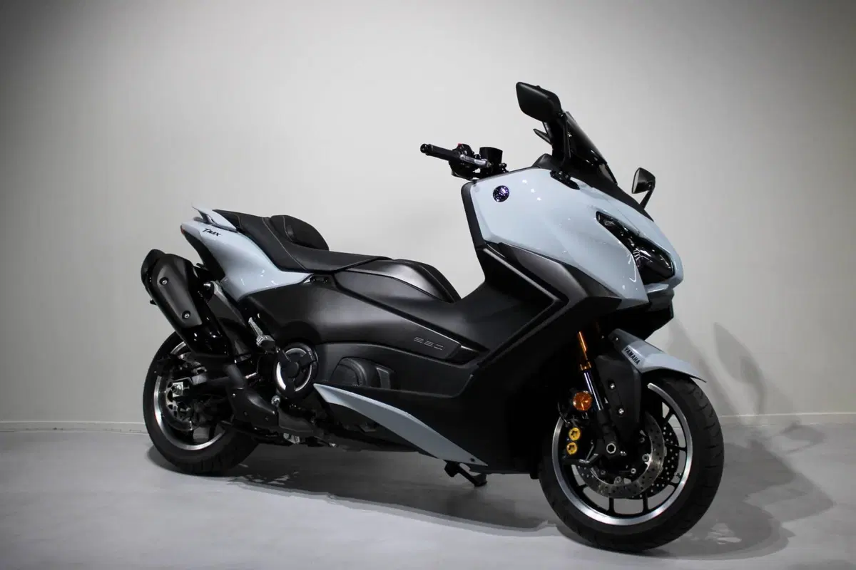 Yamaha T-Max 560 Tech Max (2025 - 26) (2)