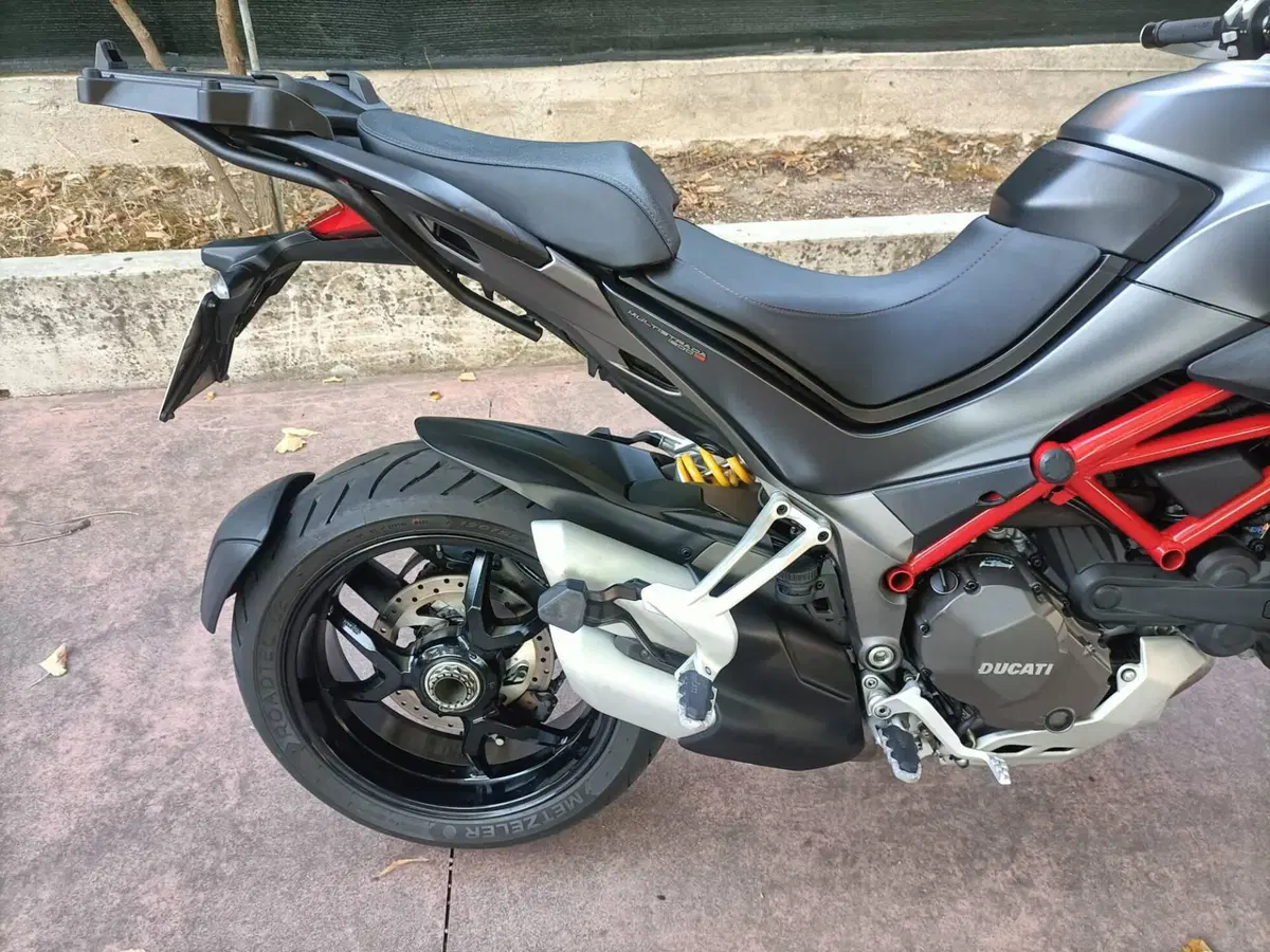 Ducati Multistrada 1200 S Touring D-air (2017) (6)