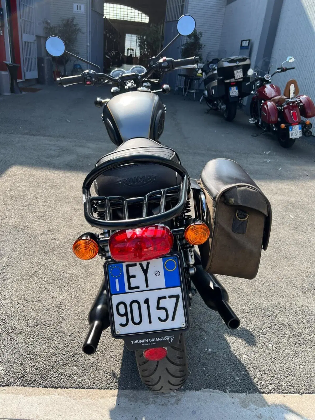 Triumph Bonneville T120 Gold Line Edition (2022 - 23) (4)
