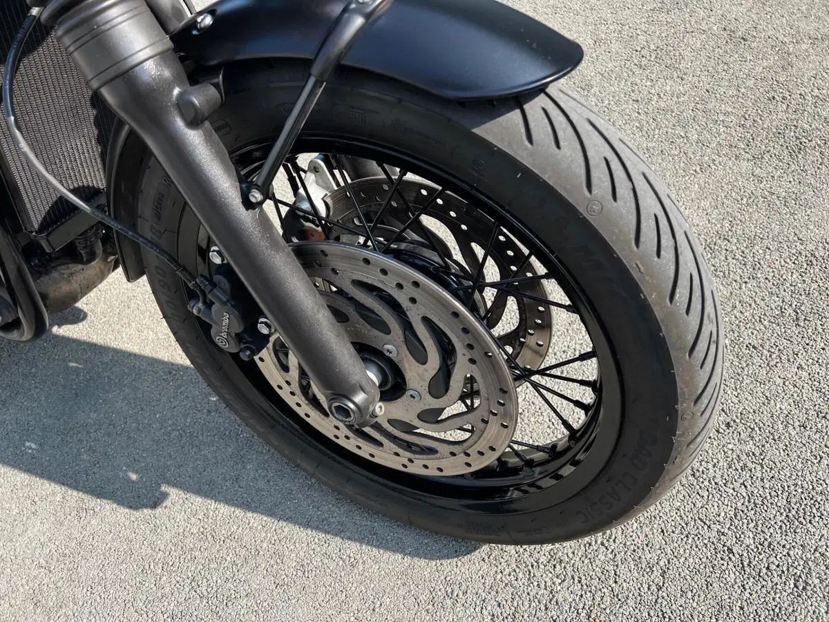 Triumph Bonneville T120 Gold Line Edition (2022 - 23) (18)