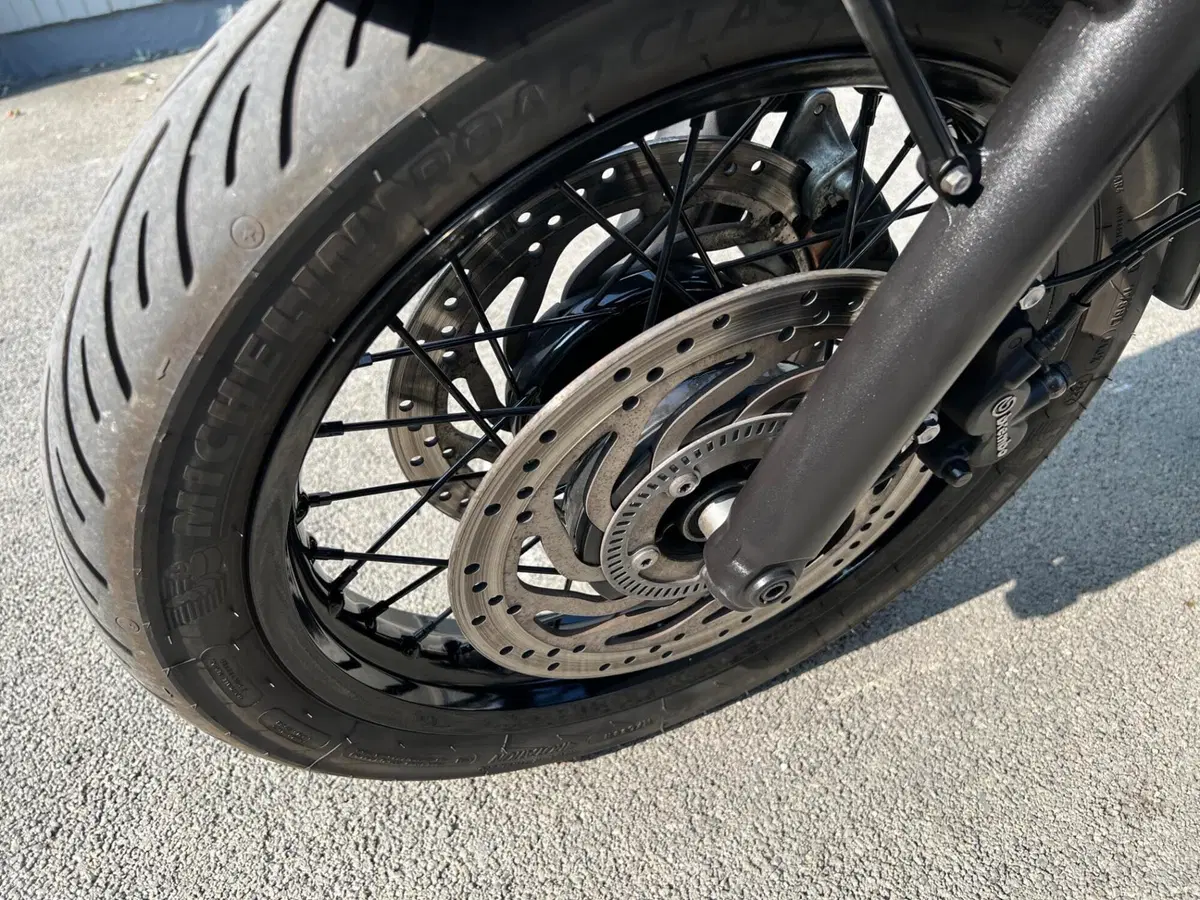 Triumph Bonneville T120 Gold Line Edition (2022 - 23) (20)