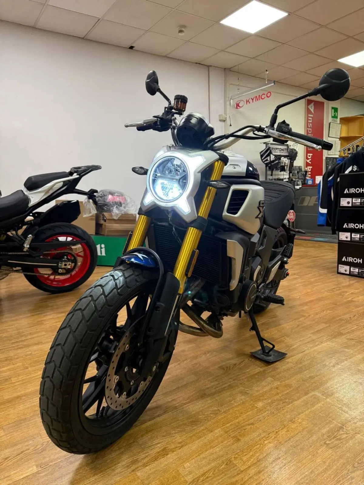 CFMOTO 700CL-X Heritage (2021 - 26) (2)