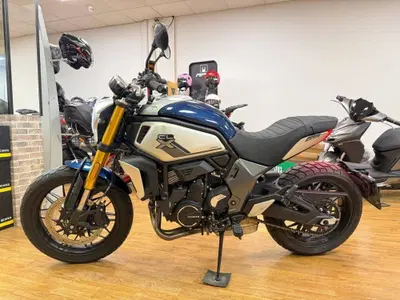 CFMOTO 700CL-X Heritage (2021 - 26) usata