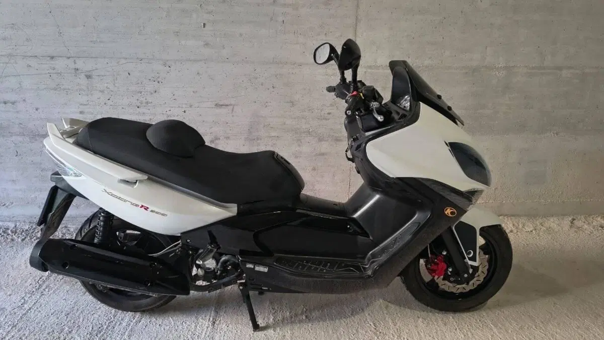Kymco Xciting 300i R (2007 - 14) (2)