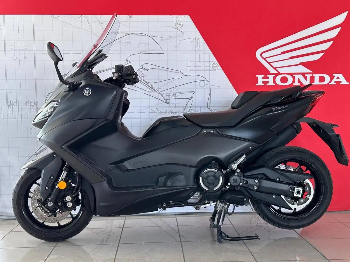 Yamaha T-Max 560 (2022 - 24) (2)
