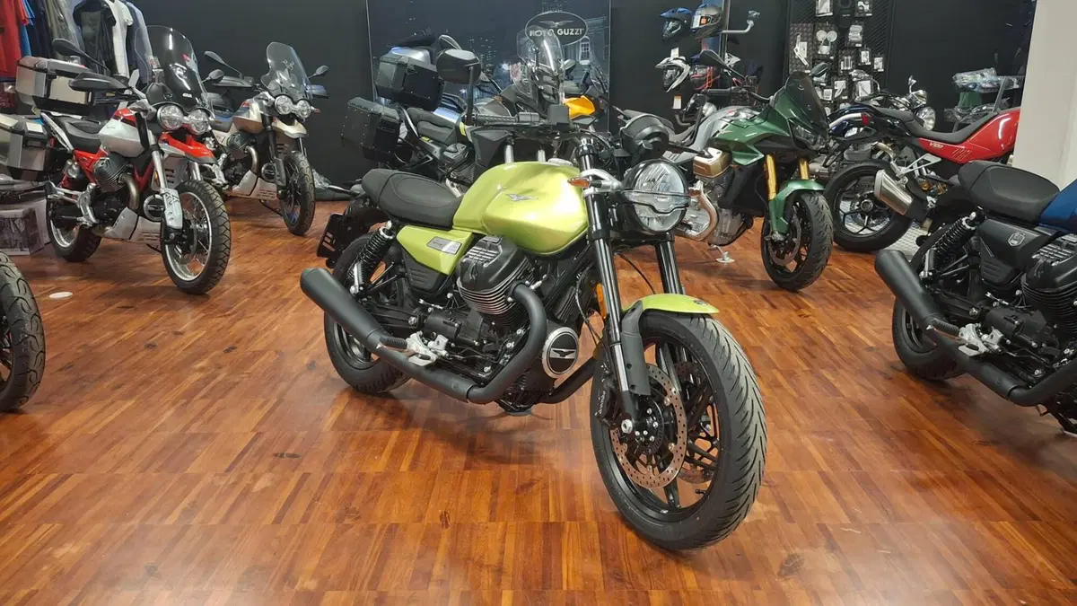 Moto Guzzi V7 Sport (2025 - 26)