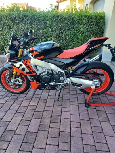 Aprilia Tuono V4 Factory (2021 - 24) usata