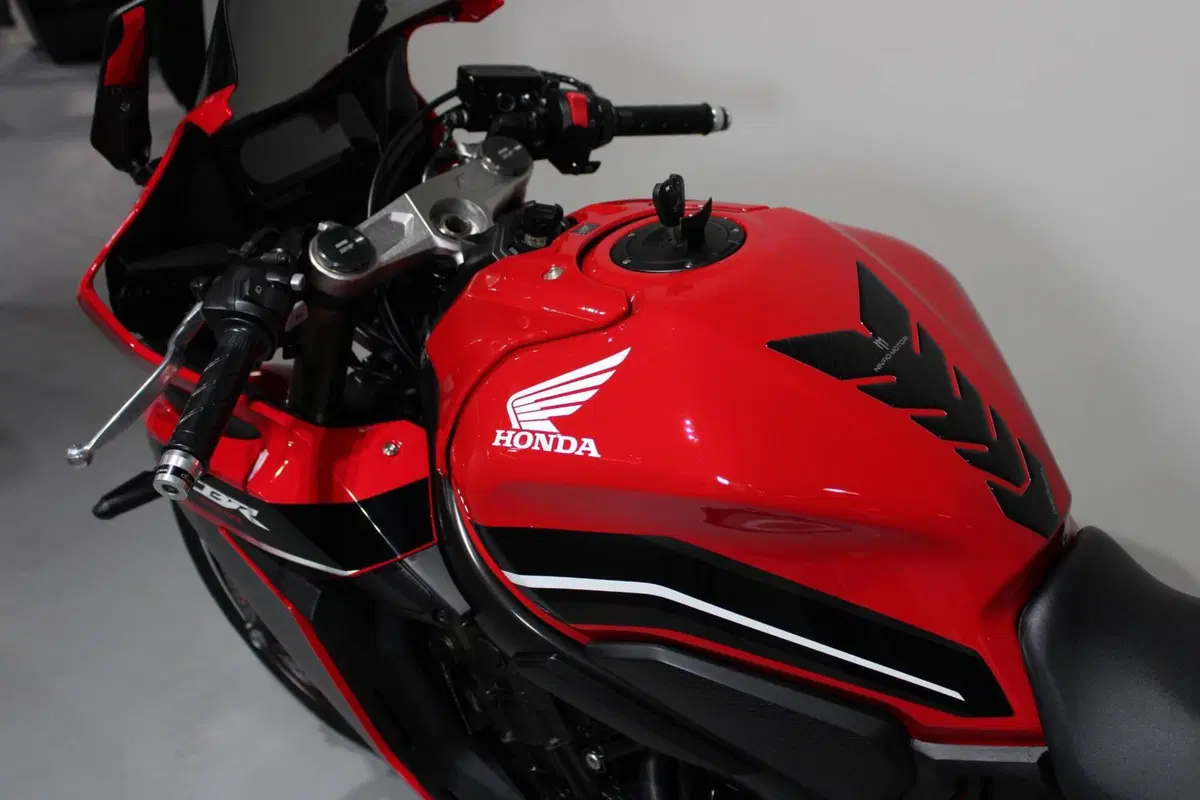 Honda CBR 650 R (2021 - 23) (6)