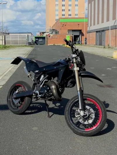 Husqvarna SM 125 (2007) usata