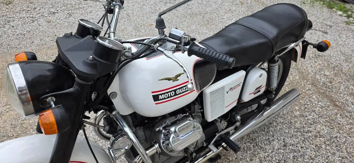 Moto Guzzi V7 750 SPECIAL (3)