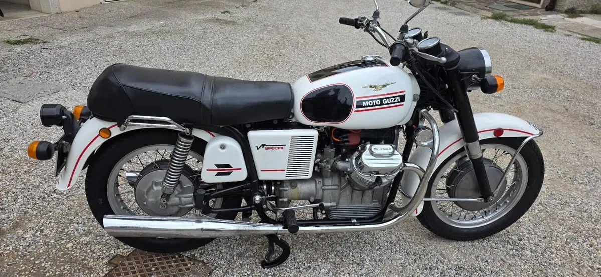 Moto Guzzi V7 750 SPECIAL (5)
