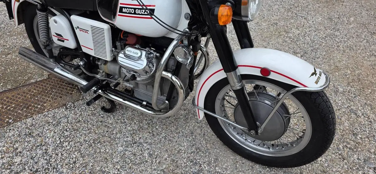 Moto Guzzi V7 750 SPECIAL (6)