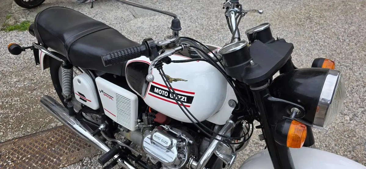 Moto Guzzi V7 750 SPECIAL (7)