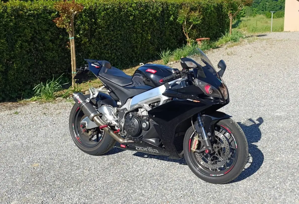 Aprilia RSV4 R (2009 - 12)