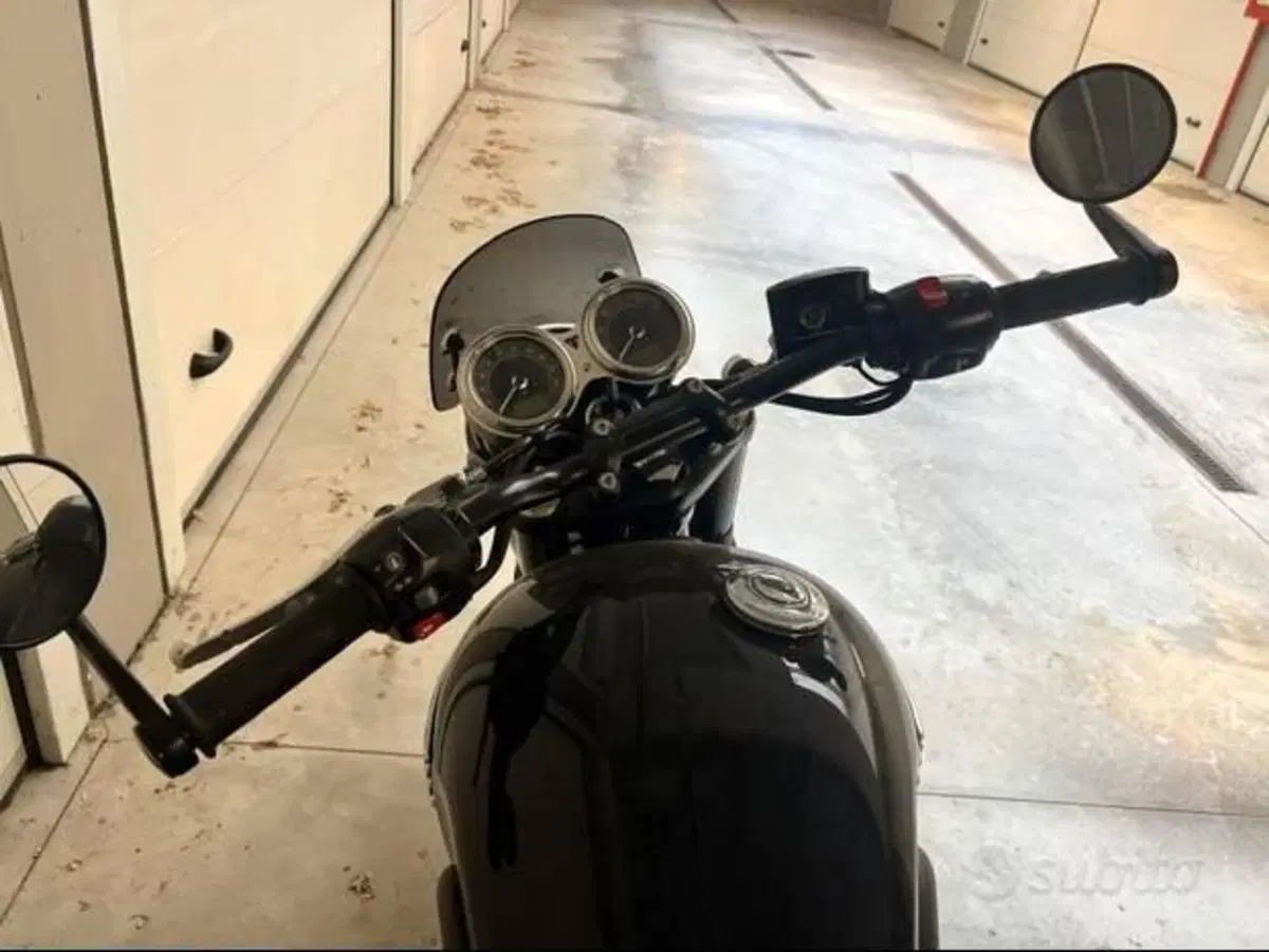 Triumph Bonneville T100 Black (2017 - 20) (7)