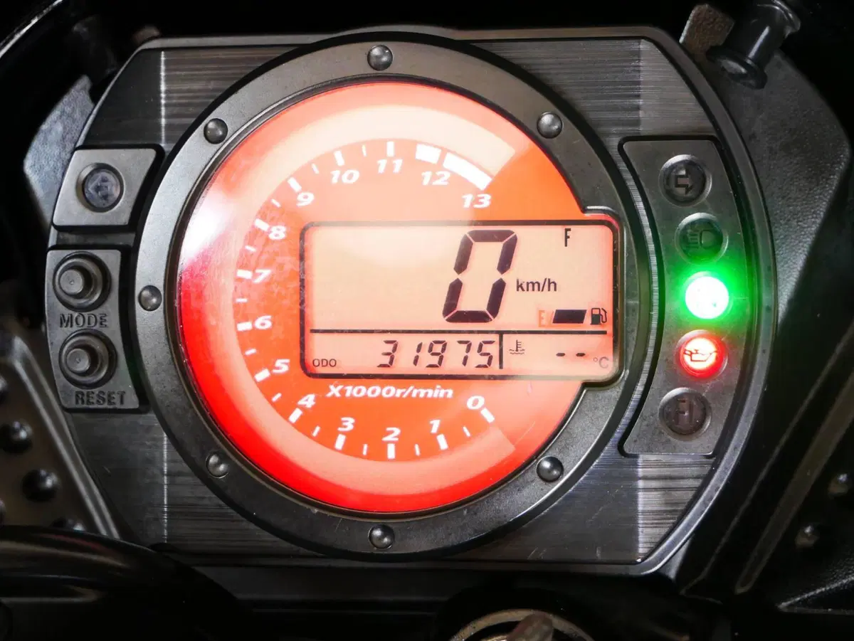 Kawasaki Z 750 (2003 - 06) (15)