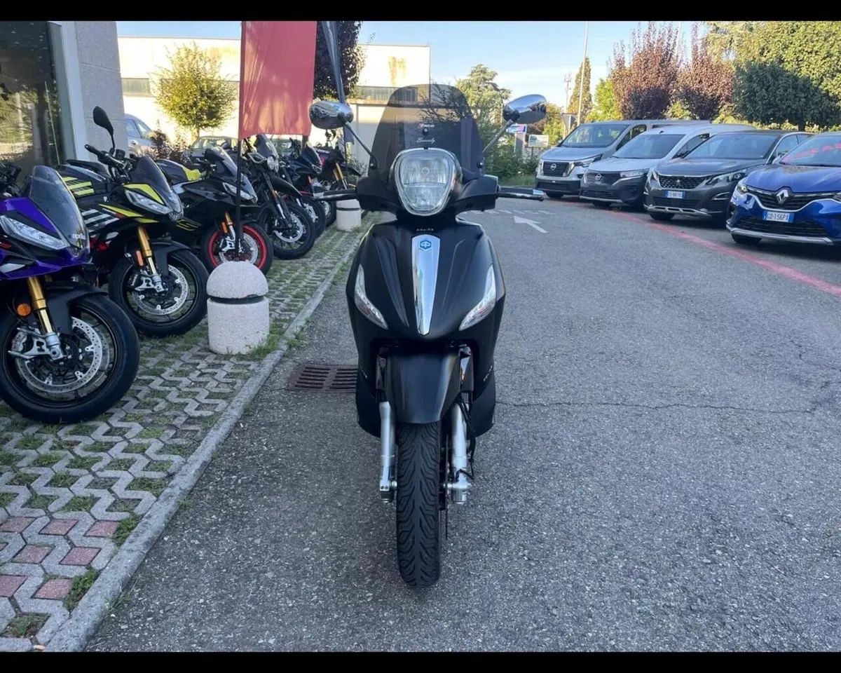 Piaggio Beverly 300 i.e. Police ABS-ASR (2017 - 20) (2)
