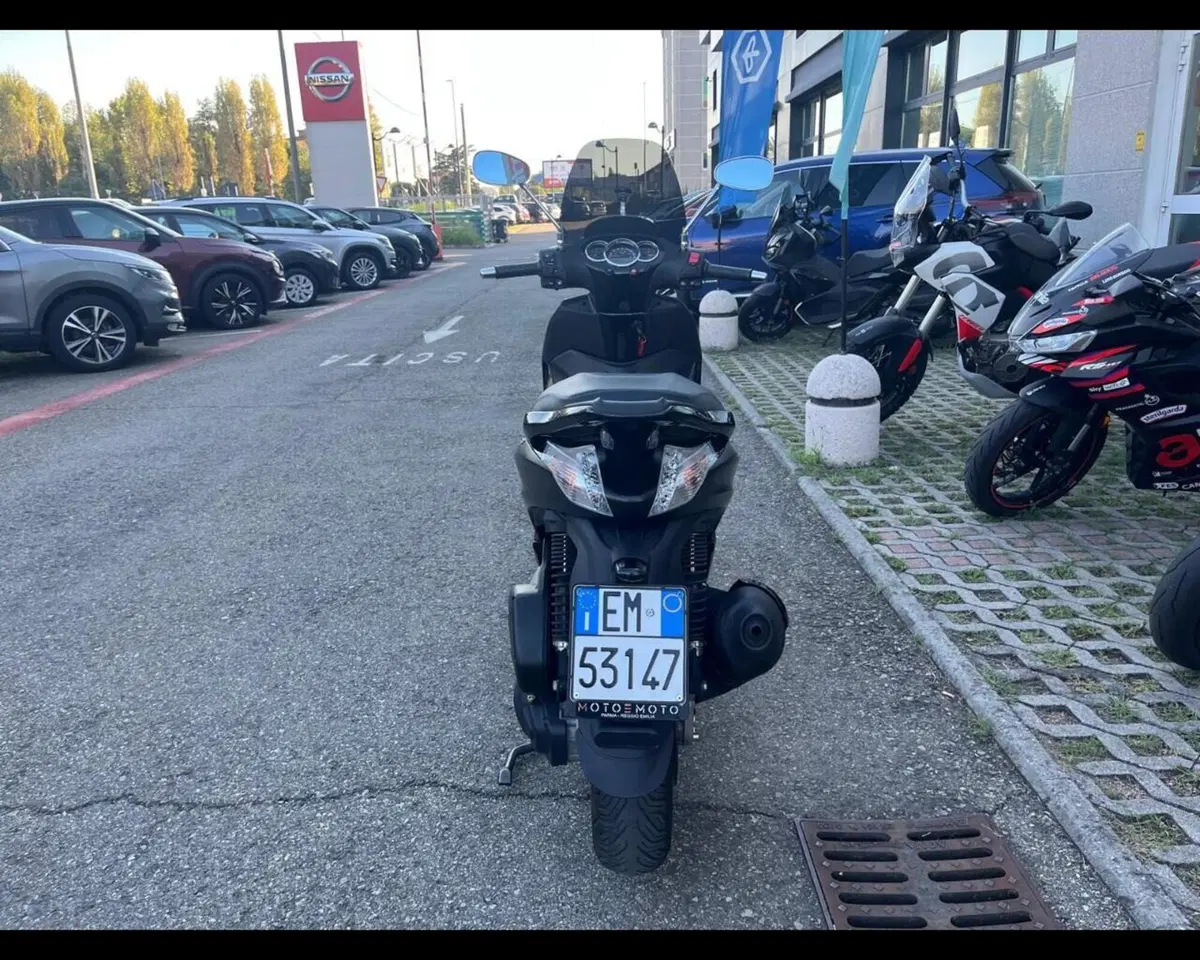 Piaggio Beverly 300 i.e. Police ABS-ASR (2017 - 20) (6)