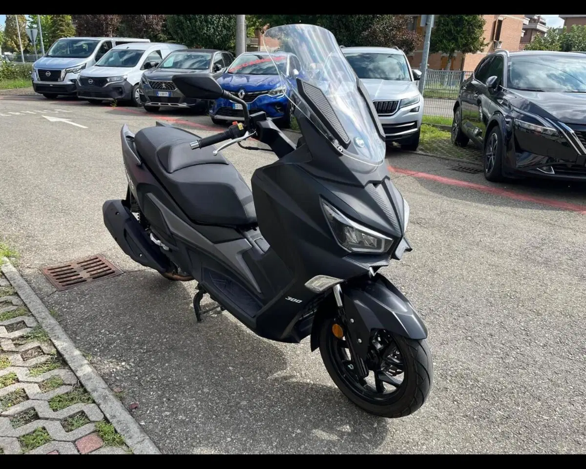 Sym Joymax 300 Z+ (2021 - 24) (3)
