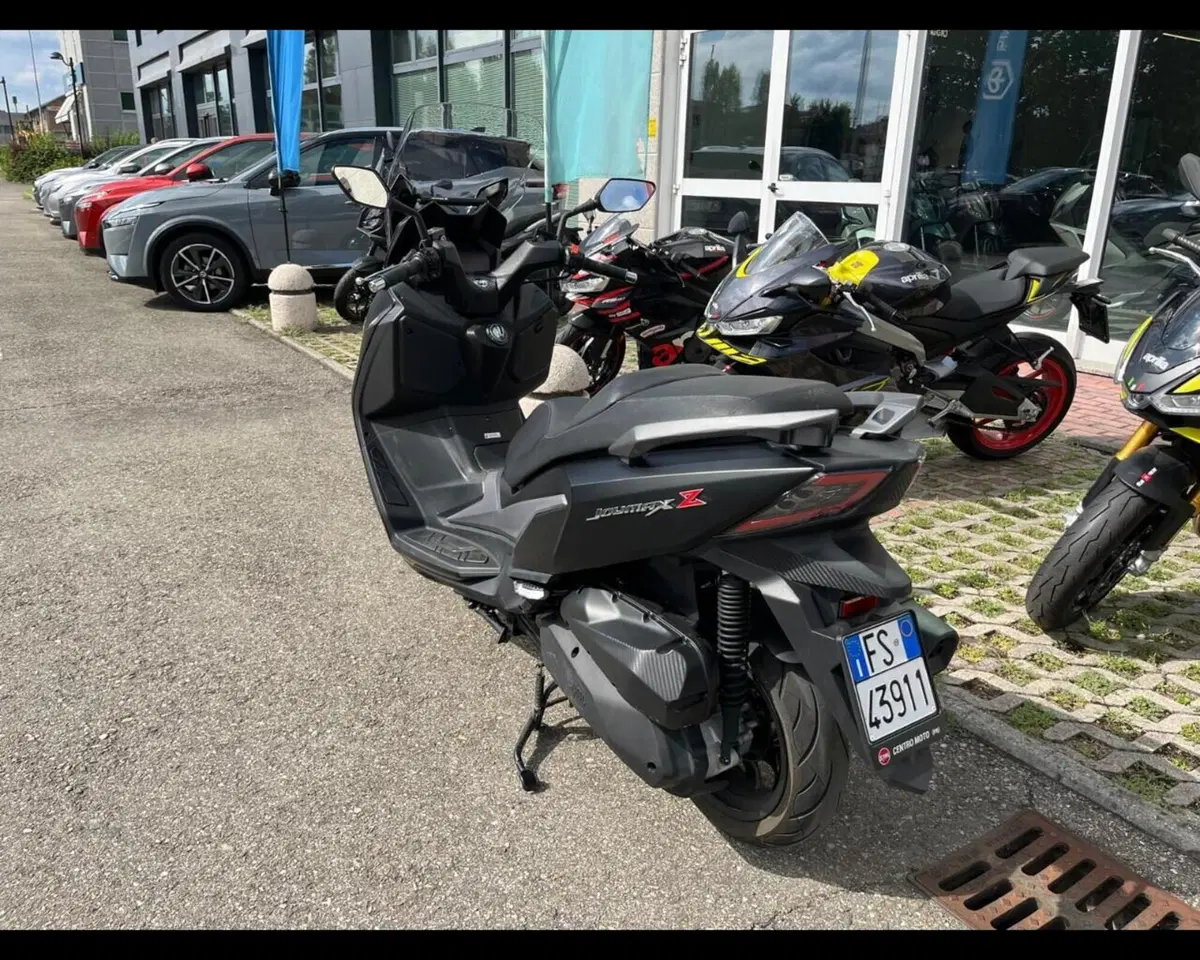 Sym Joymax 300 Z+ (2021 - 24) (7)