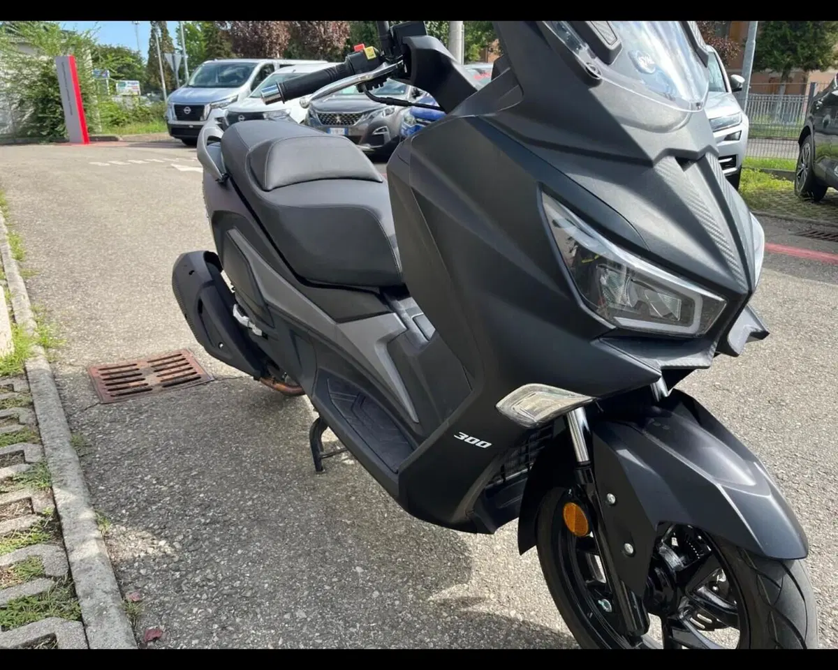 Sym Joymax 300 Z+ (2021 - 24) (10)