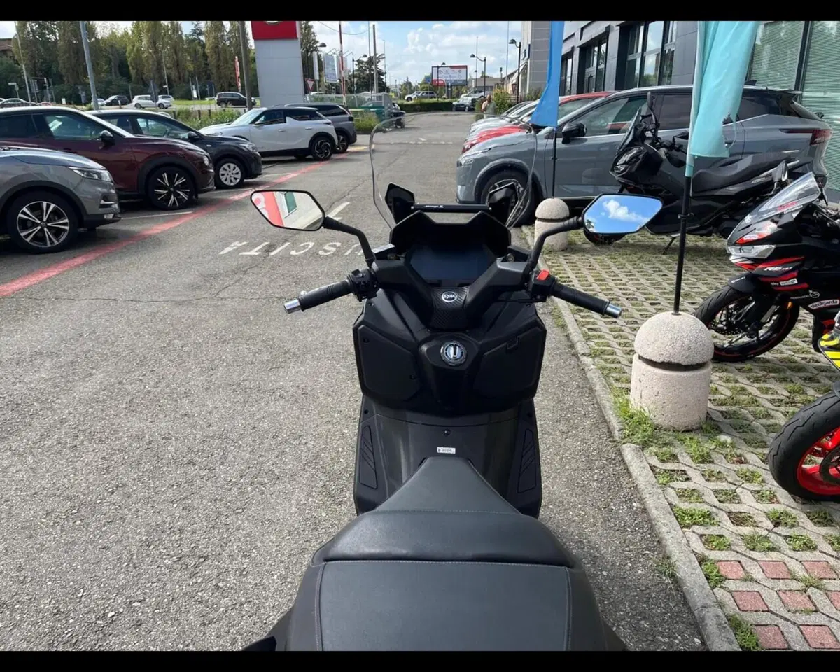 Sym Joymax 300 Z+ (2021 - 24) (13)