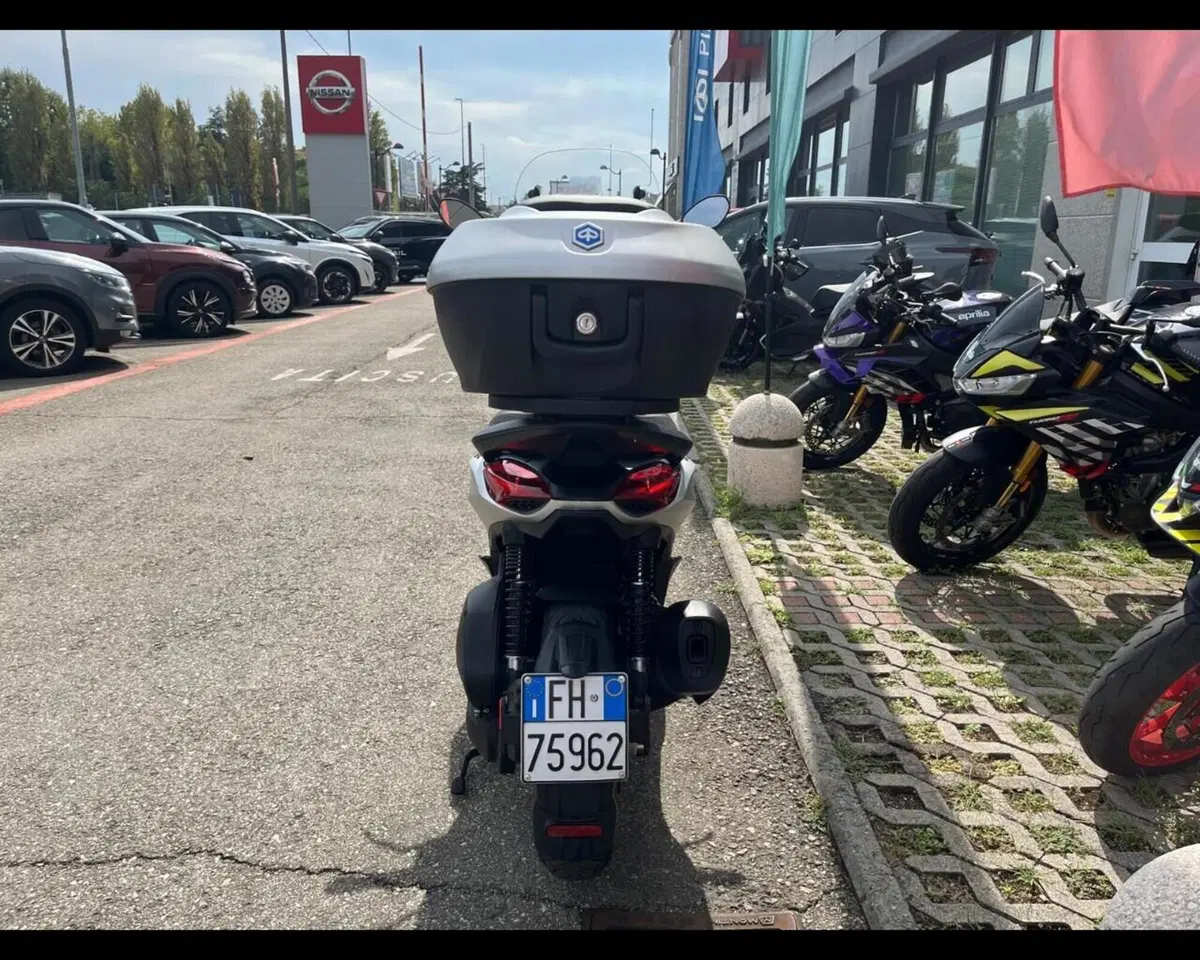 Piaggio Beverly 300 S ABS-ASR (2021 - 25) (6)