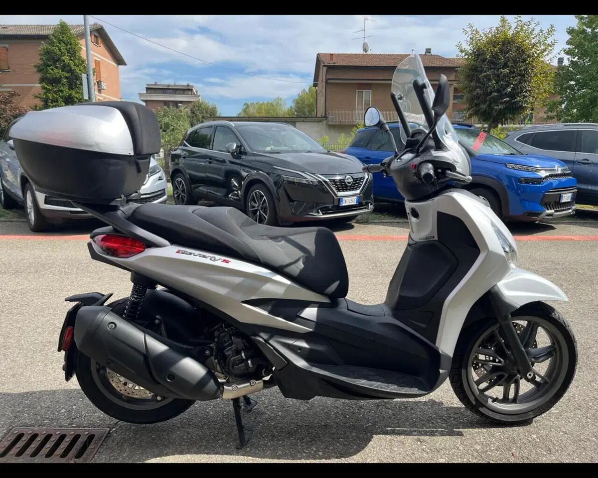 Piaggio Beverly 300 S ABS-ASR (2021 - 25) (4)