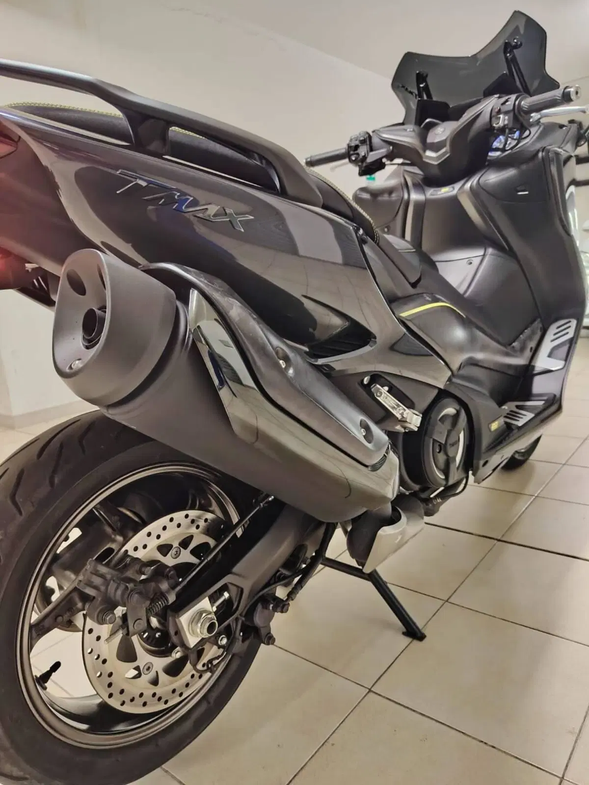 Yamaha T-Max 560 20° anniversario (2021) (6)