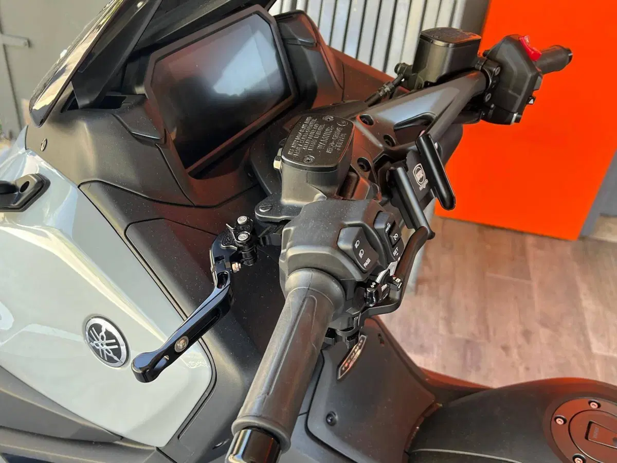 Yamaha T-Max 560 Tech Max (2025 - 26) (7)