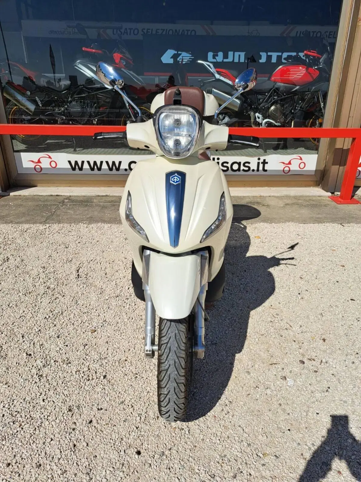 Piaggio Beverly 300 i.e. ABS-ASR (2016 - 20) (2)