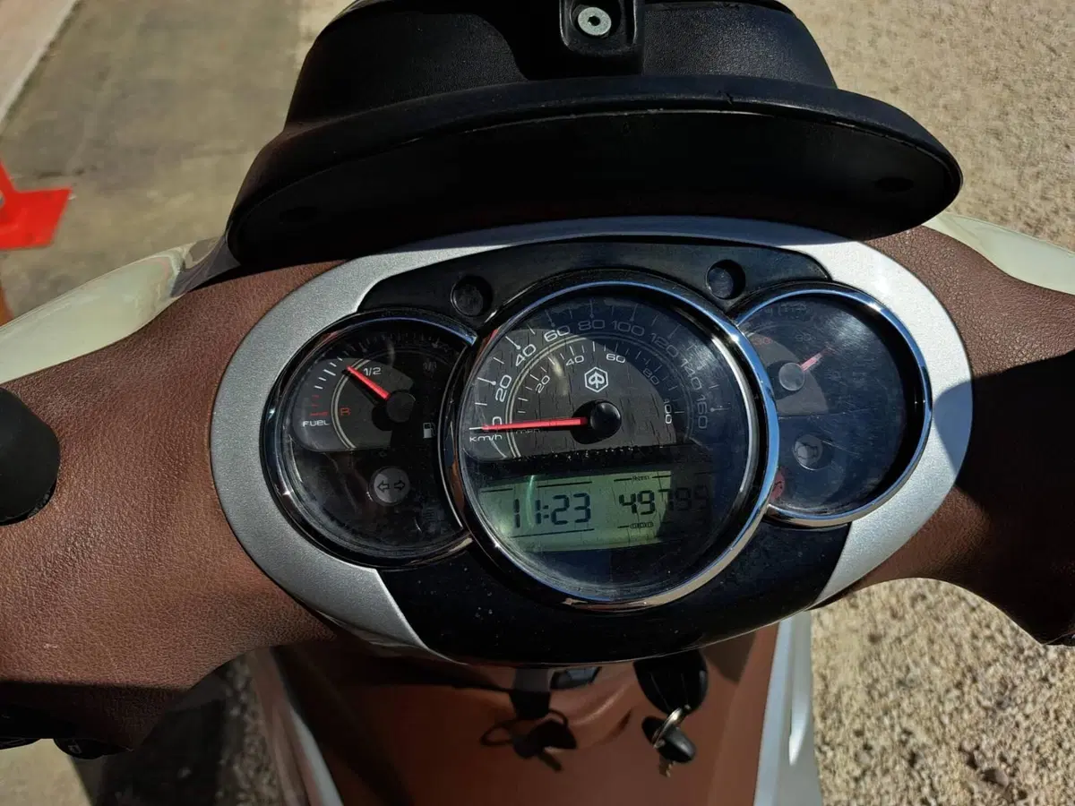Piaggio Beverly 300 i.e. ABS-ASR (2016 - 20) (4)